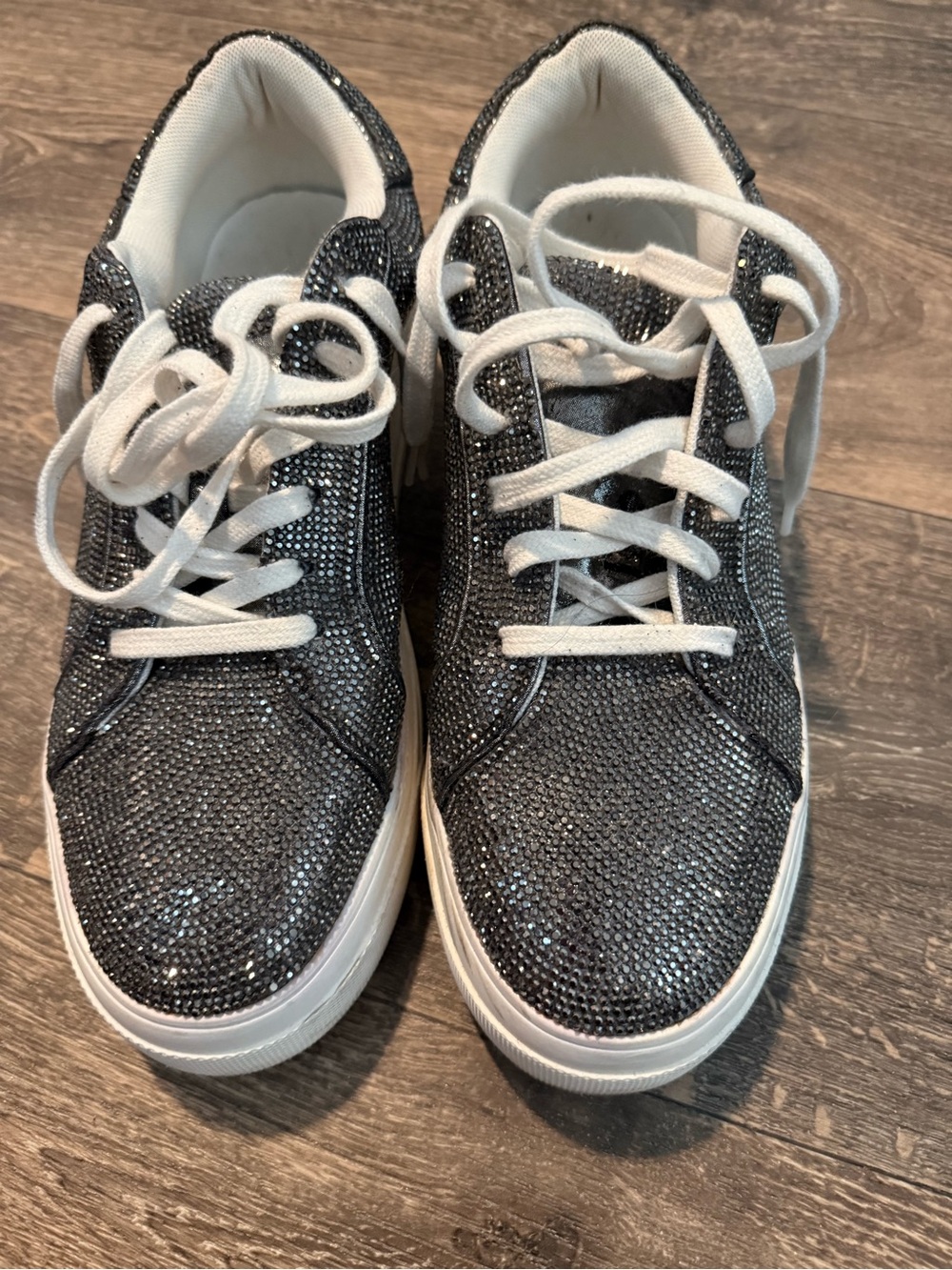 Jessica Simpson Cherello2 sparkly grey/silver sneakers